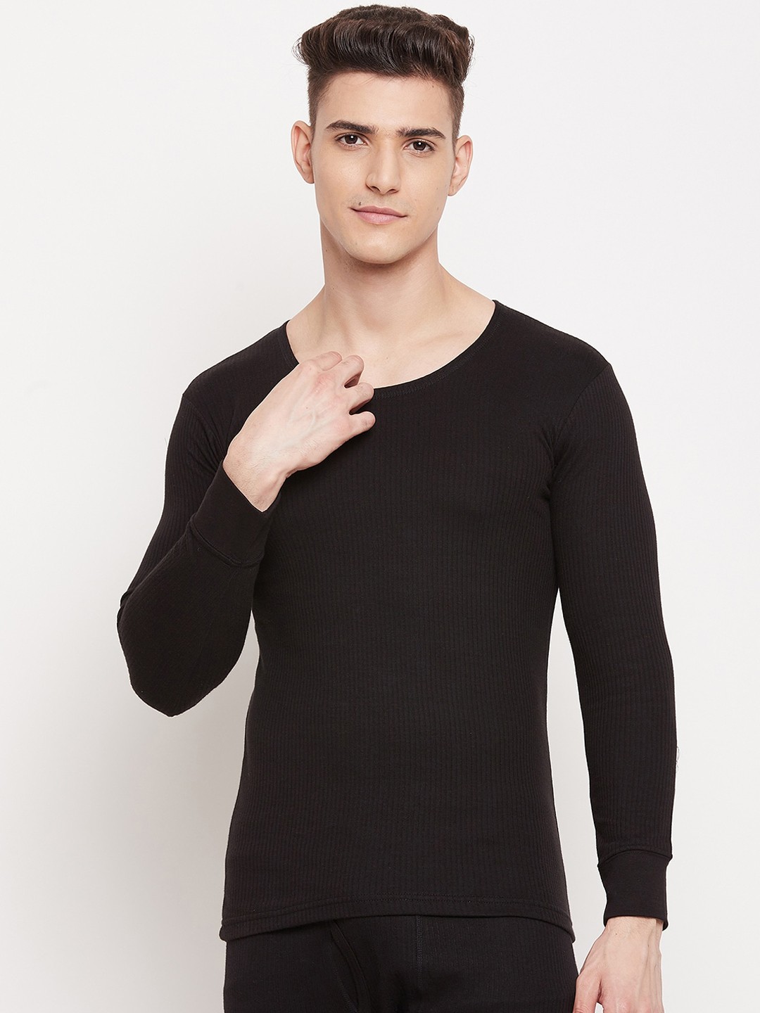

Duke Men Black Cotton Solid Thermal Top