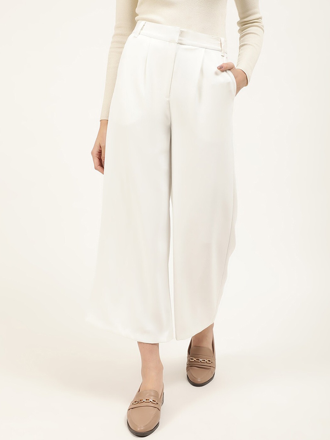 

CENTRESTAGE Women White Straight Fit Pleated Culottes Trousers