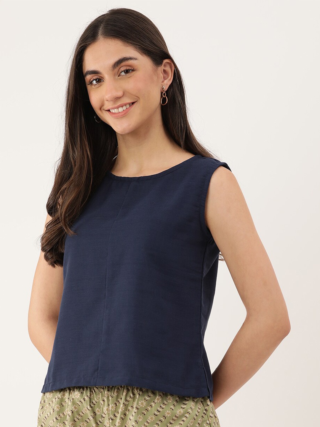 

Lokatita Women Solid Sleeveless Crop Top, Navy blue