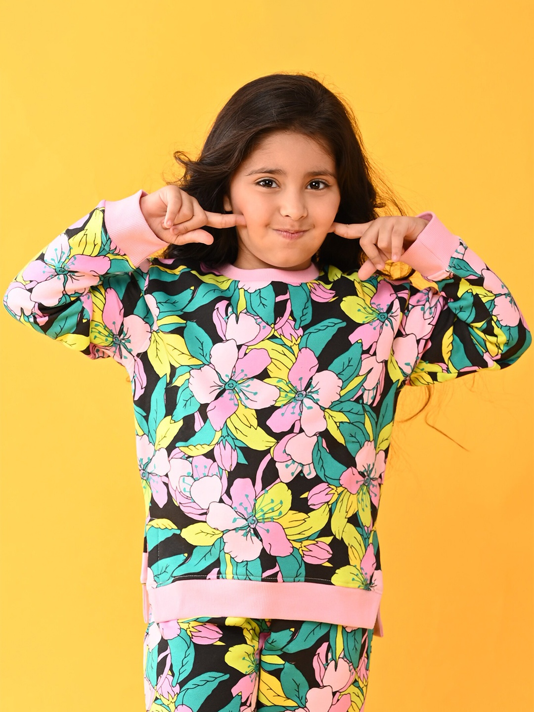 

Anthrilo Girls Black Floral Printed Sweatshirt