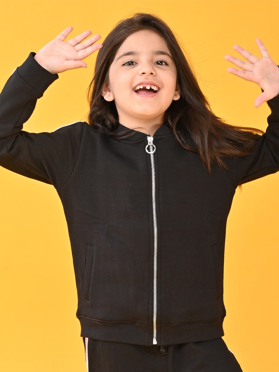 

Anthrilo Girls Black Solid Sweatshirt