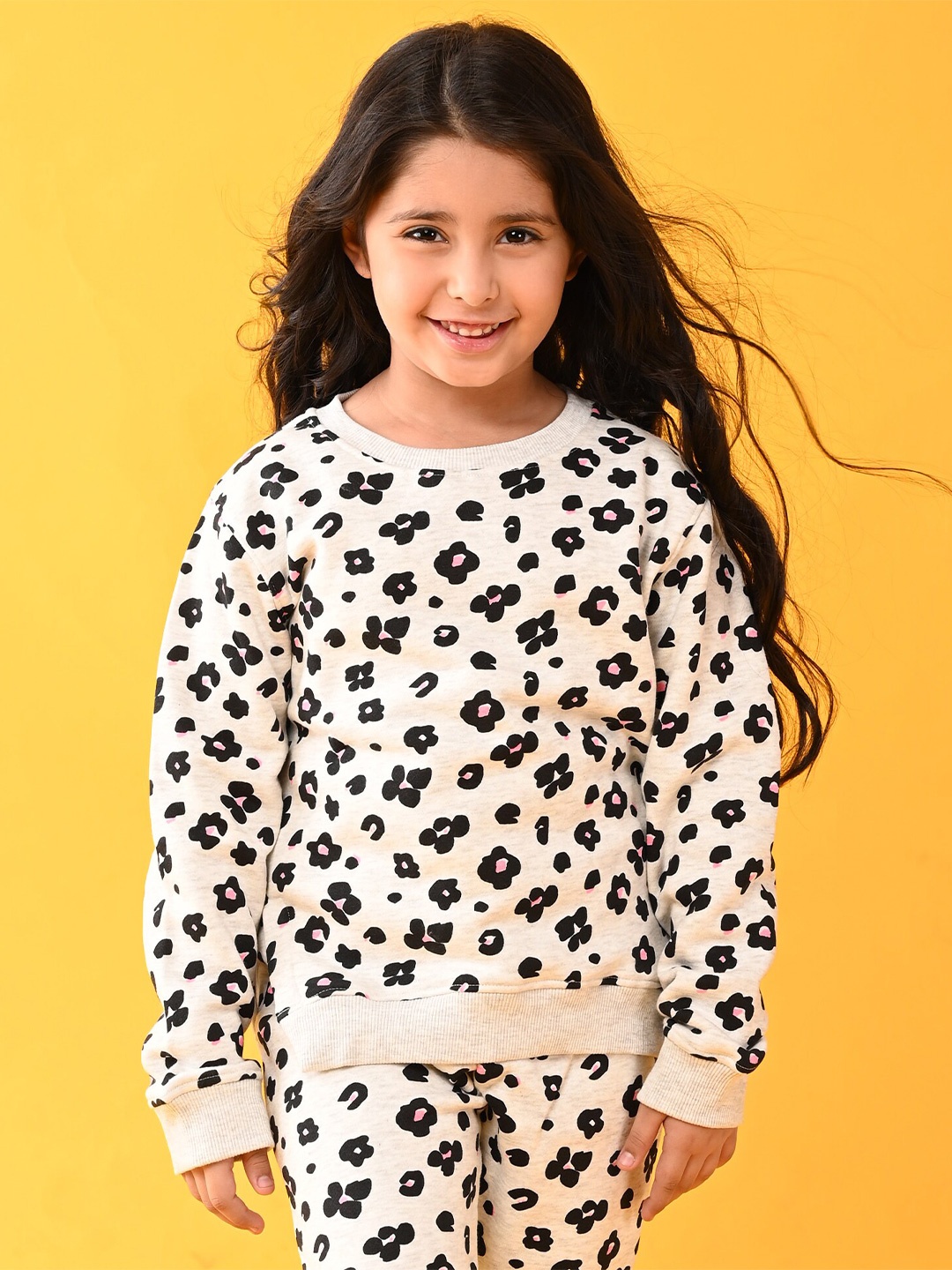 

Anthrilo Girls Off White Printed Sweatshirt