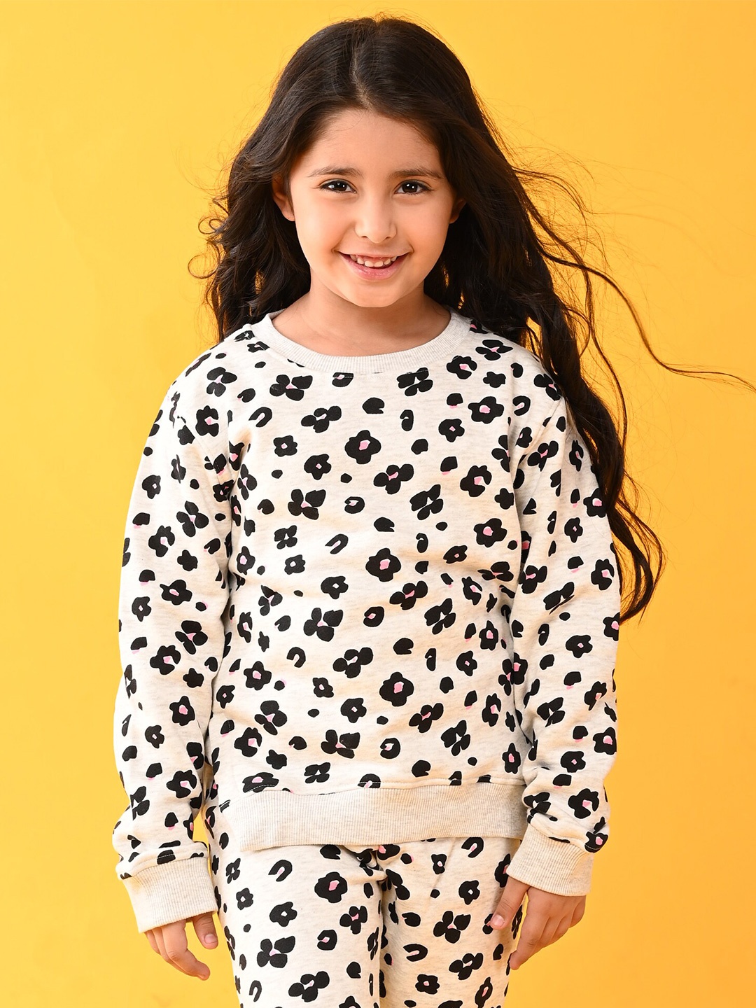 

Anthrilo Girls Off White Printed Sweatshirt