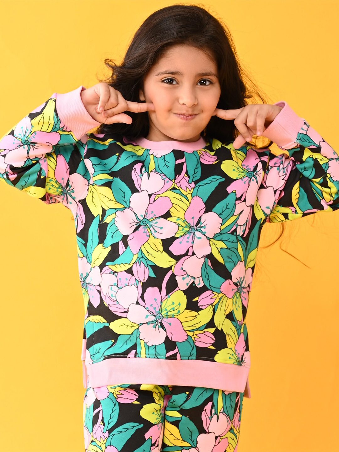 

Anthrilo Girls Black & Pink Floral Printed Fleece Sweatshirt