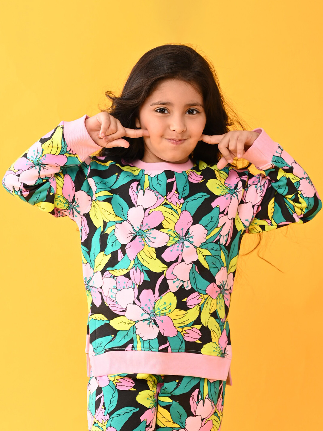 

Anthrilo Girls Black Printed fw.2022.1 Sweatshirt