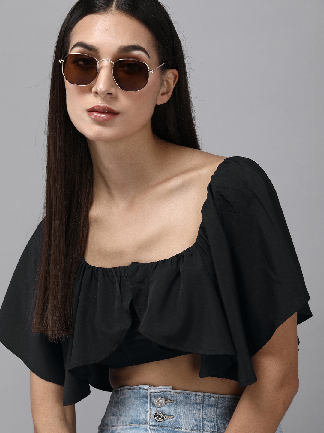 

Roadster Black Solid Square Neck Cape Crop Top