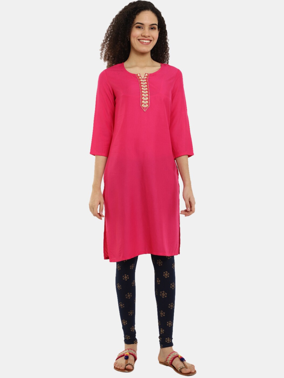 

V-Mart Women Fuchsia Thread Work Kurta