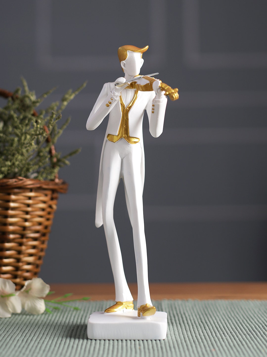 

TAYHAA White & Gold-Coloured Violin Musician Showpieces