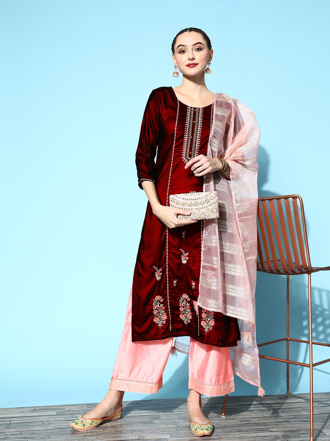 

Indo Era Women Ethnic Motifs Velvet Kurta Set, Maroon