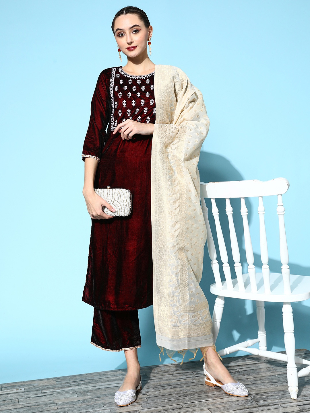 

Indo Era Women Ethnic Motifs Velvet Kurta Set, Maroon