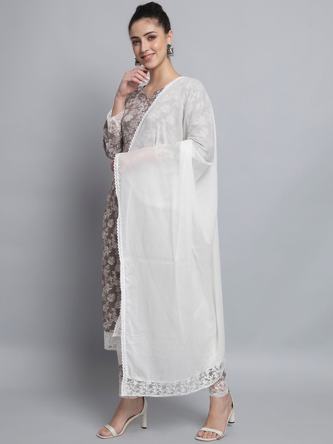 

Silai Bunai Women Brown & White Floral Printed Kurta with Trouser & With Dupatta