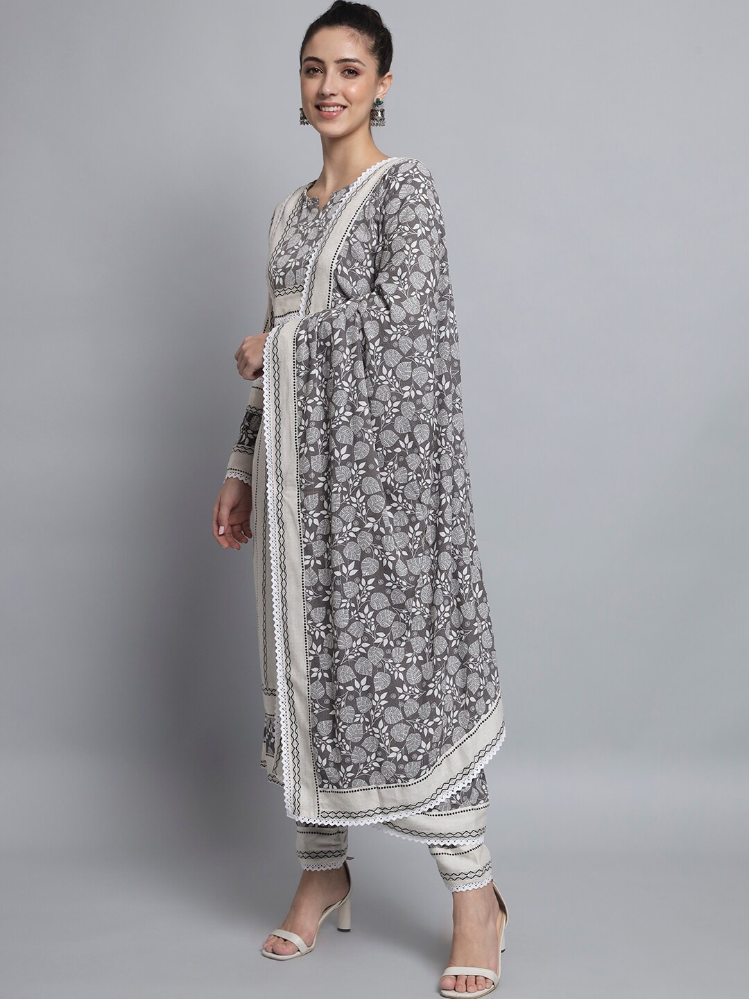 

Silai Bunai Women Grey Printed Kurta with Trouser & With Dupatta Set