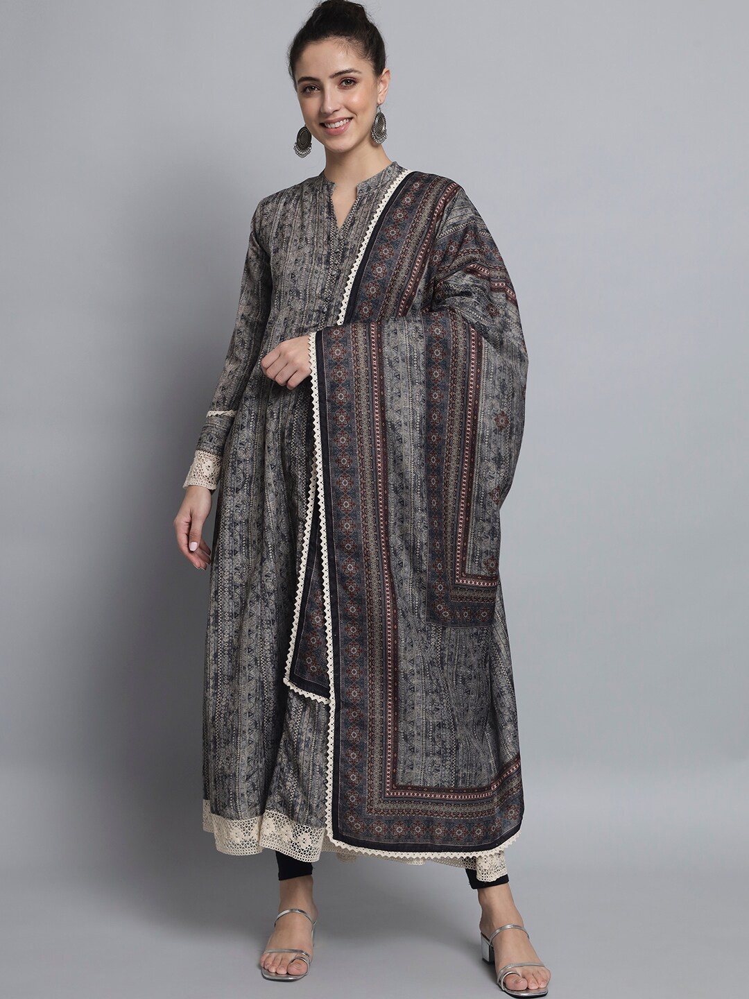 

Silai Bunai Women Black Printed Pure Cotton Kurta And Legging With Dupatta