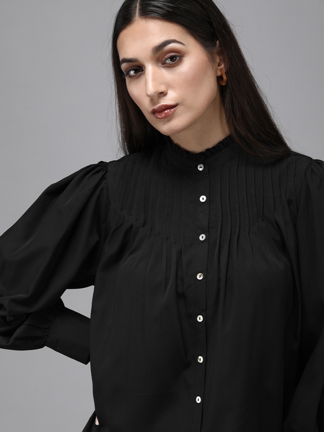 

The Roadster Lifestyle Co. Women Black Solid Casual Shirt