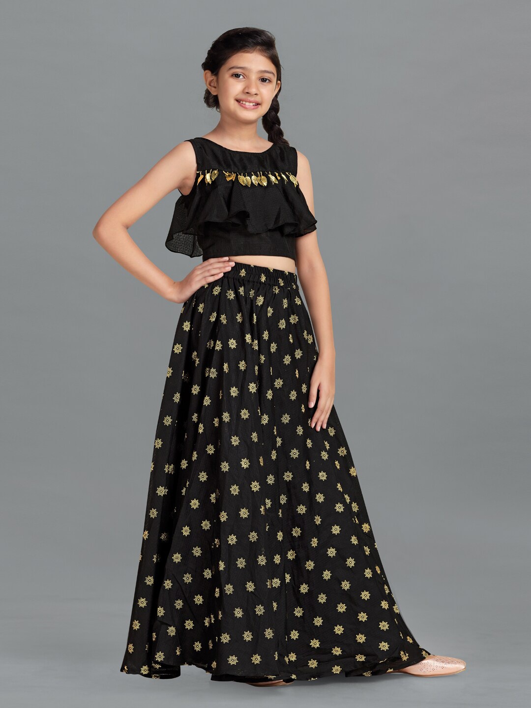 

FASHION DREAM Girls Black & Gold-Toned Lehenga Choli set