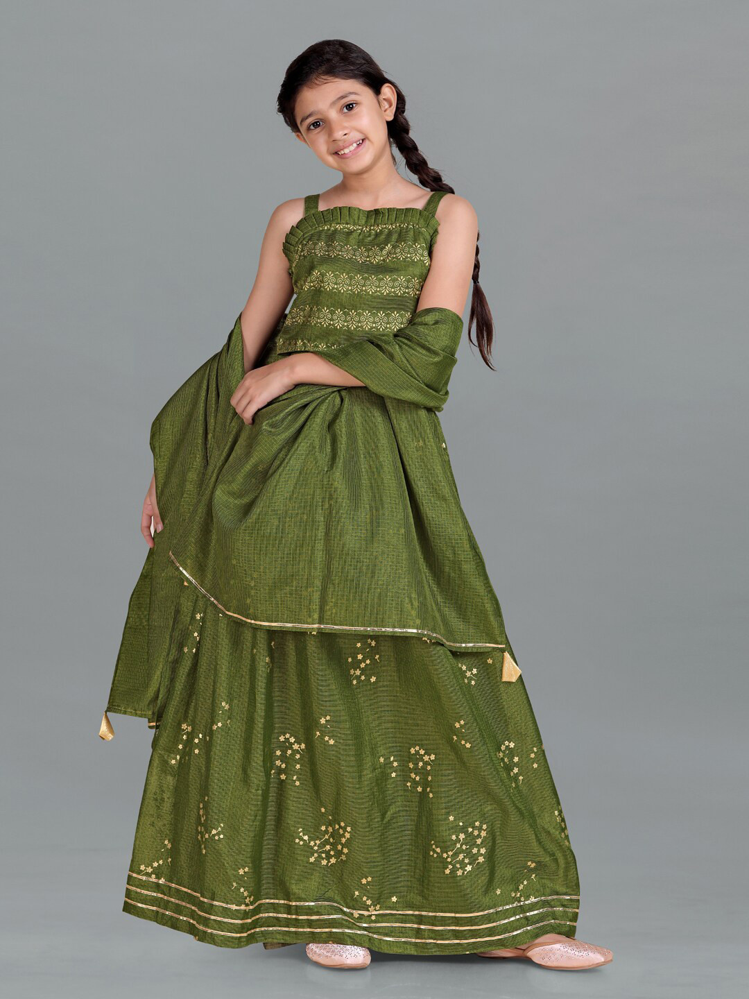 

FASHION DREAM Girls Green & Gold-Toned Printed Lehenga Choli With Dupatta