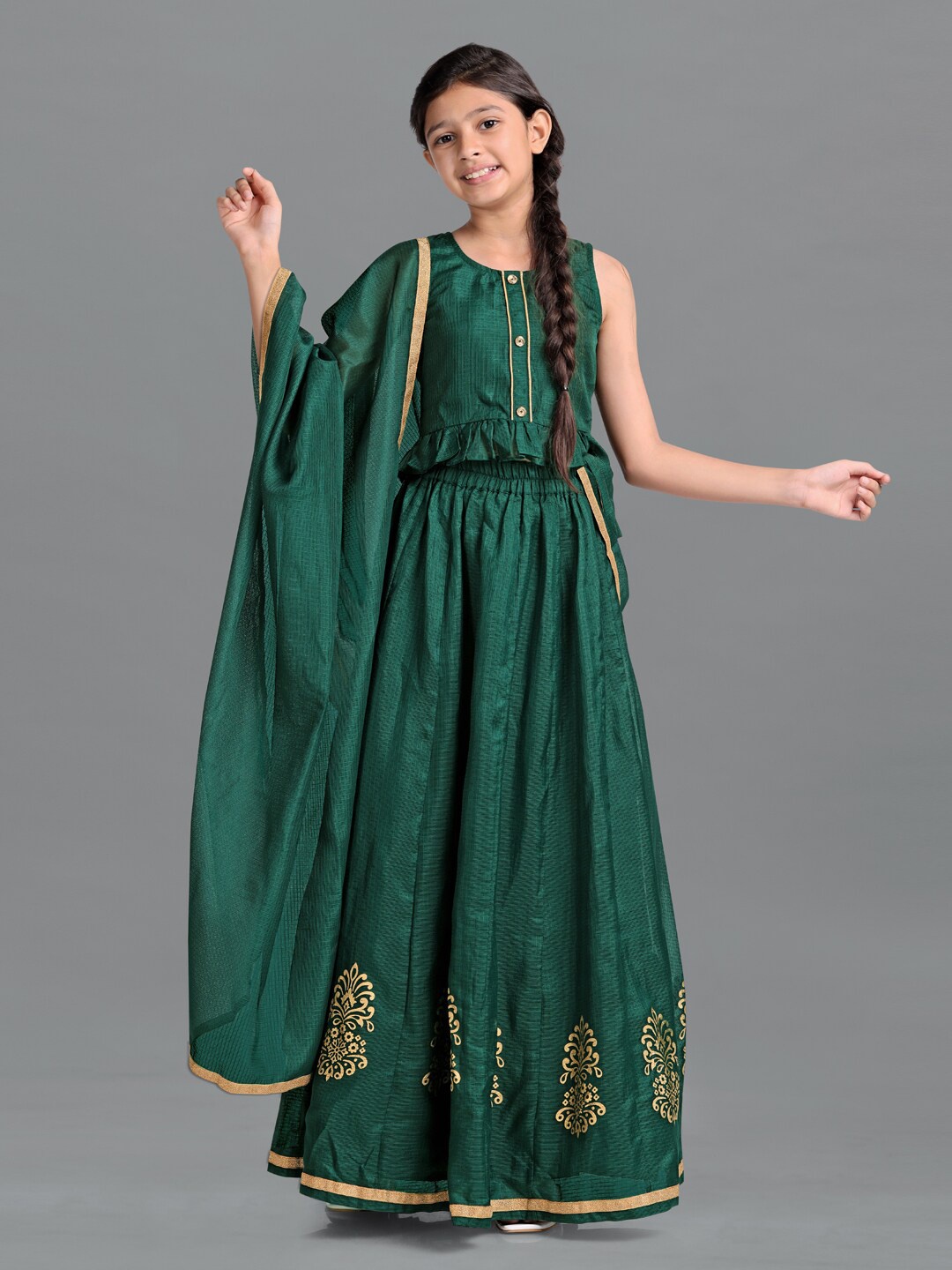 

FASHION DREAM Girls Green & Gold-Toned Ready to Wear Lehenga & Blouse With Dupatta