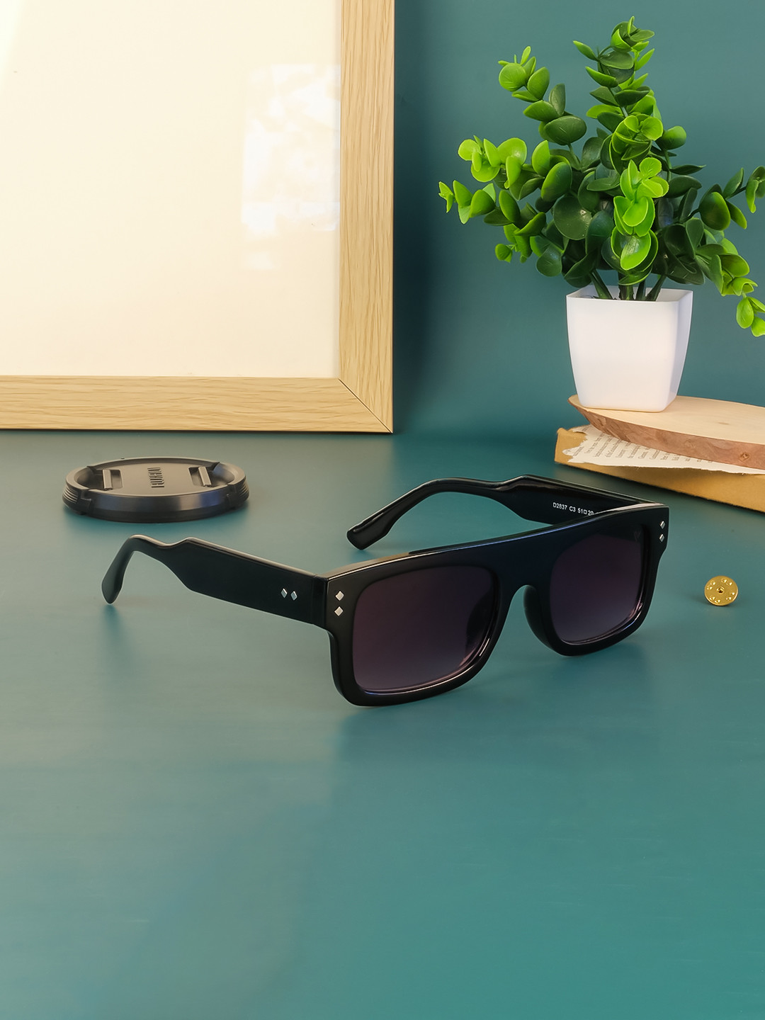 

Voyage Unisex Grey Lens & Black Wayfarer Sunglasses with UV Protected Lens 2837MG3871
