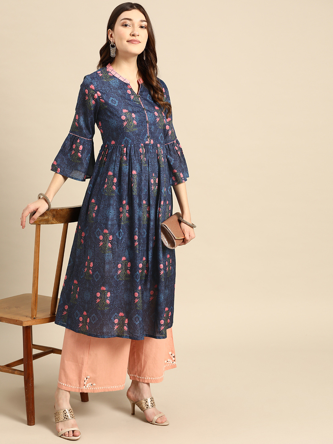 

Sangria Women Navy Blue Floral Printed Bell Sleeves Anarkali Kurta