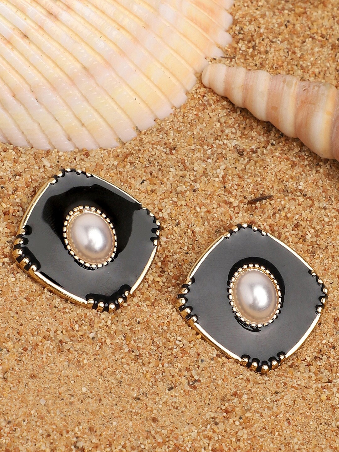 

SOHI Black & Gold-Plated Pearls Studded Contemporary Studs Earrings