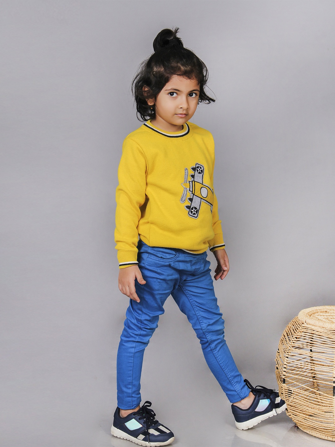 

Toonyport Girls Yellow & Black Embroidered Pullover