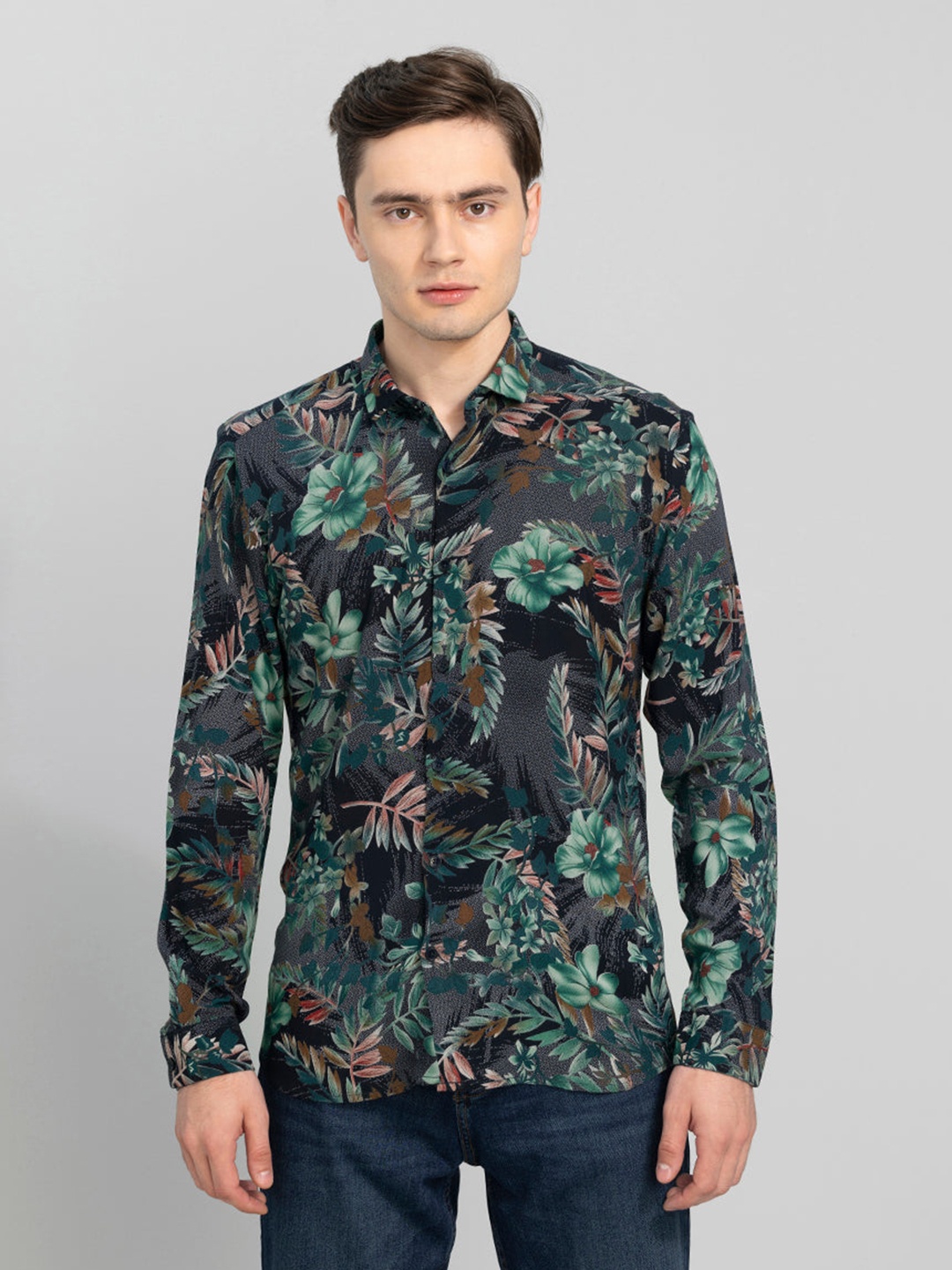 

Snitch Men Green Slim Fit Floral Printed Casual Shirt
