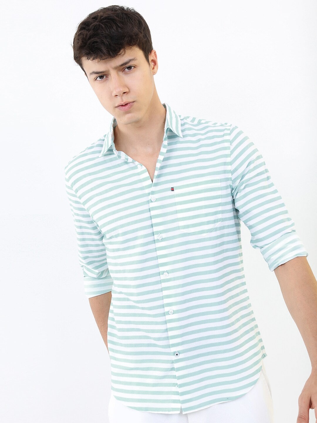 

HIGHLANDER Men White Slim Fit Horizontal Striped Casual Shirt