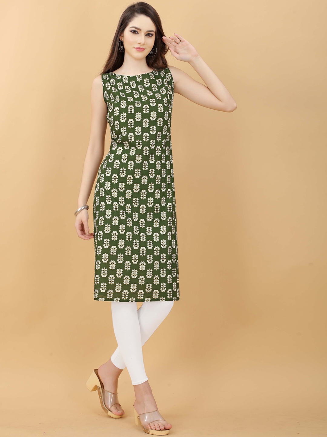 

RACHNA Women Green & White Floral Printed Cotton Kurta