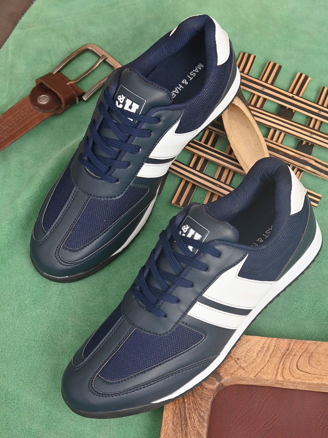 

Mast & Harbour Men Navy Blue & White Colourblocked Sneakers