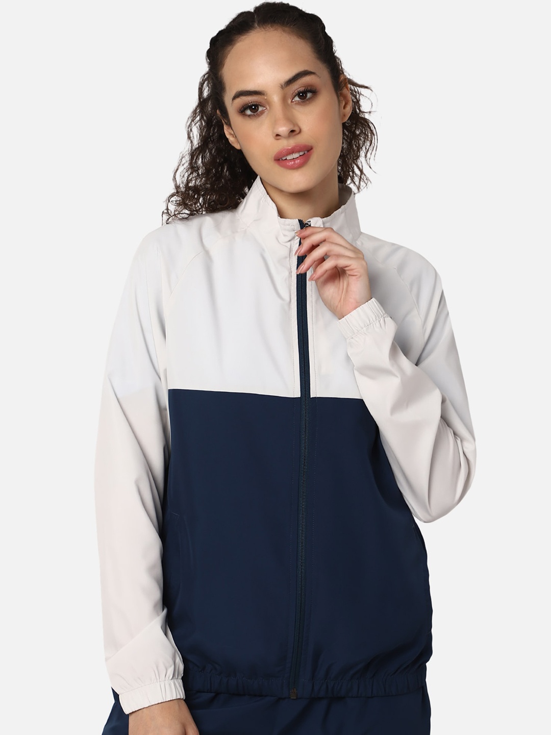 

hummel Women Blue Colourblocked Lightweight Outdoor Bomber Jacket