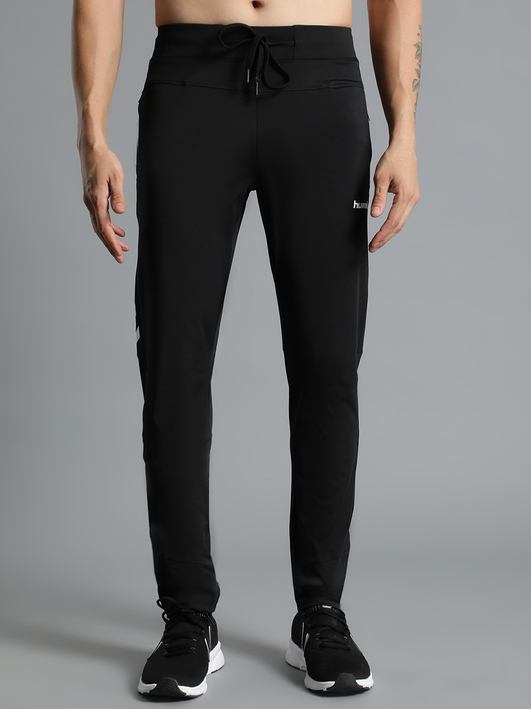 

hummel Men Solid Black Track Pants