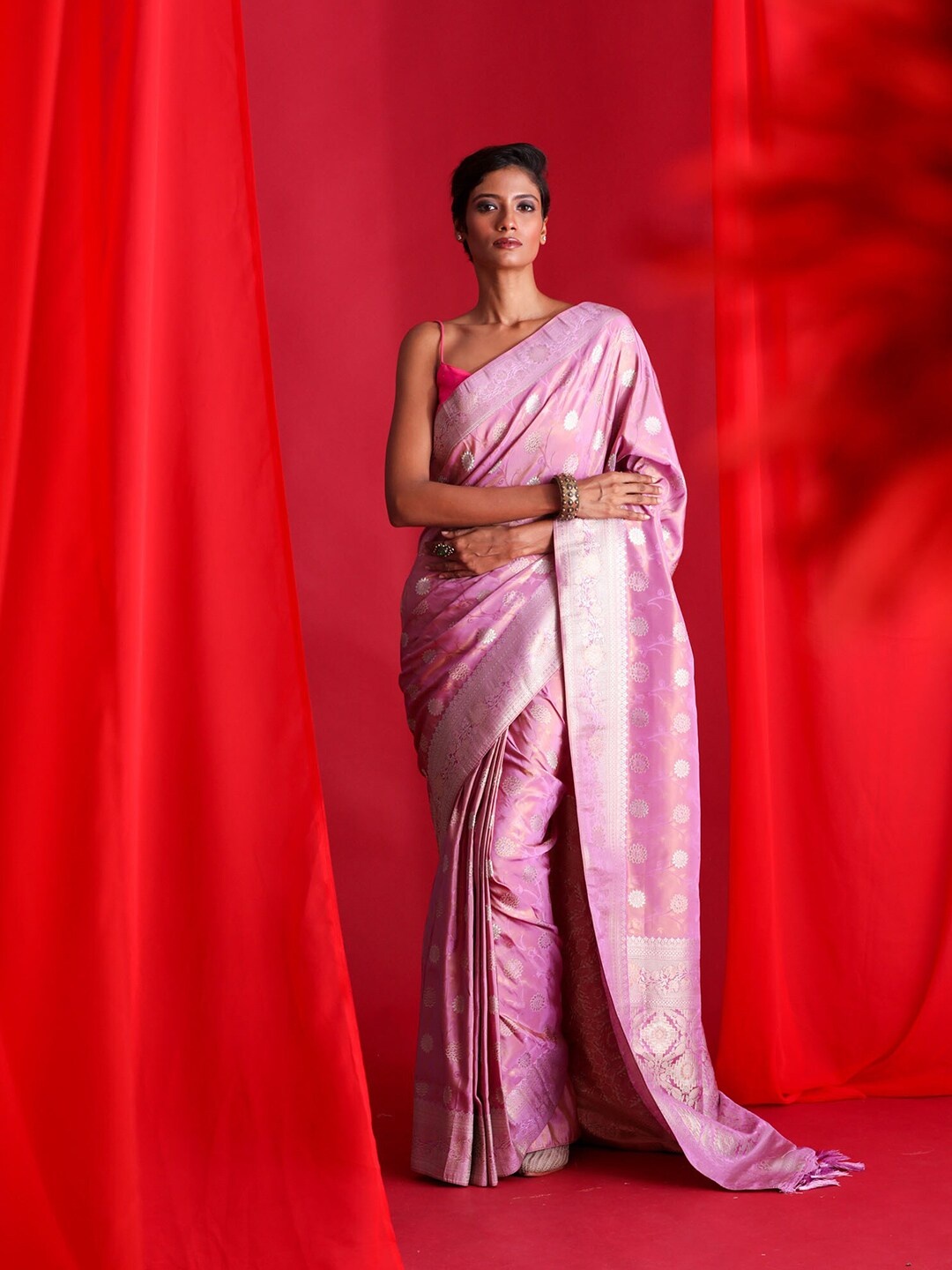 

BEATITUDE Lavender & Silver-Toned Floral Zari Banarasi Saree