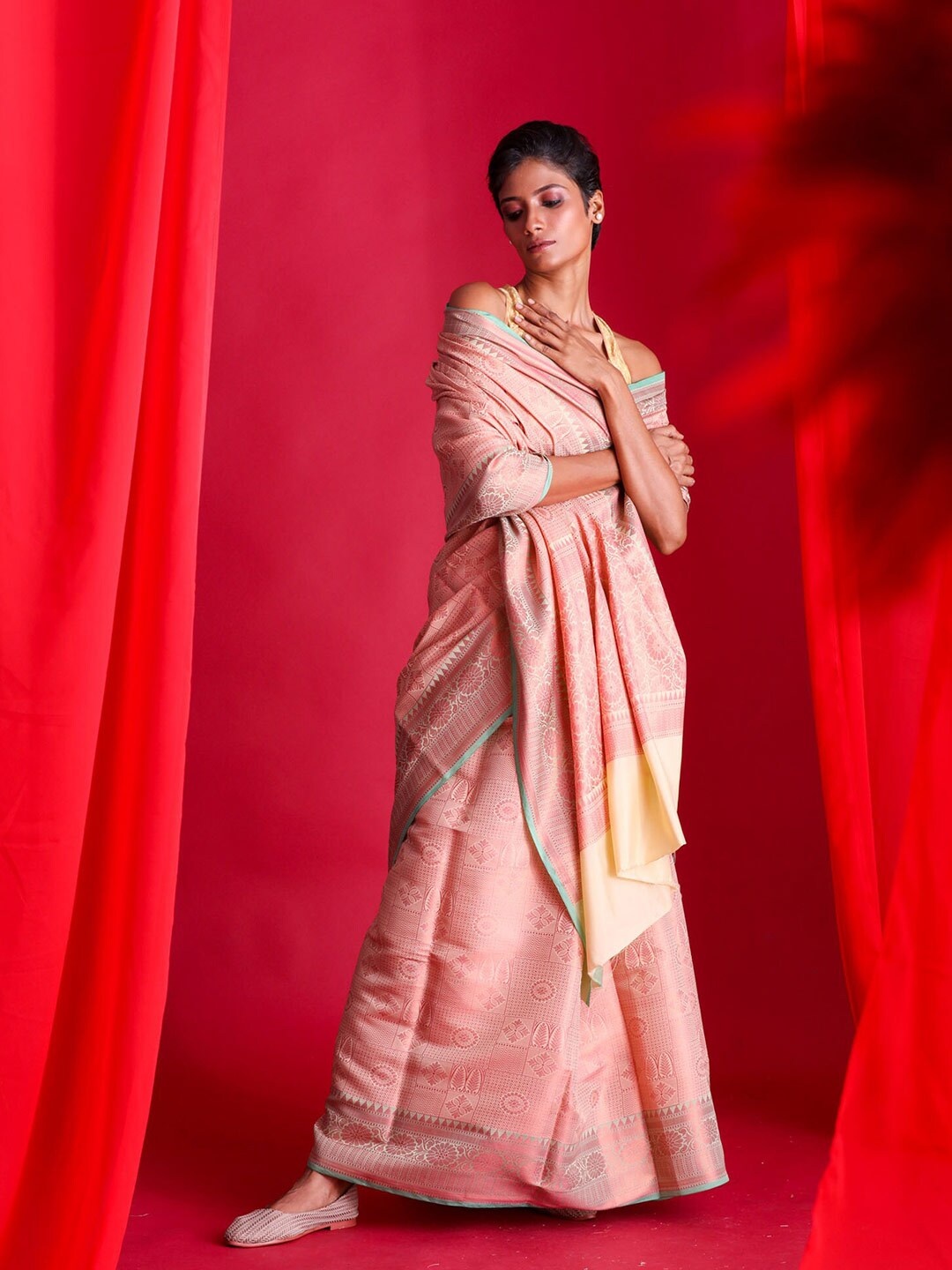 

BEATITUDE Beige & Pink Ethnic Motifs Zari Brocade Banarasi Saree