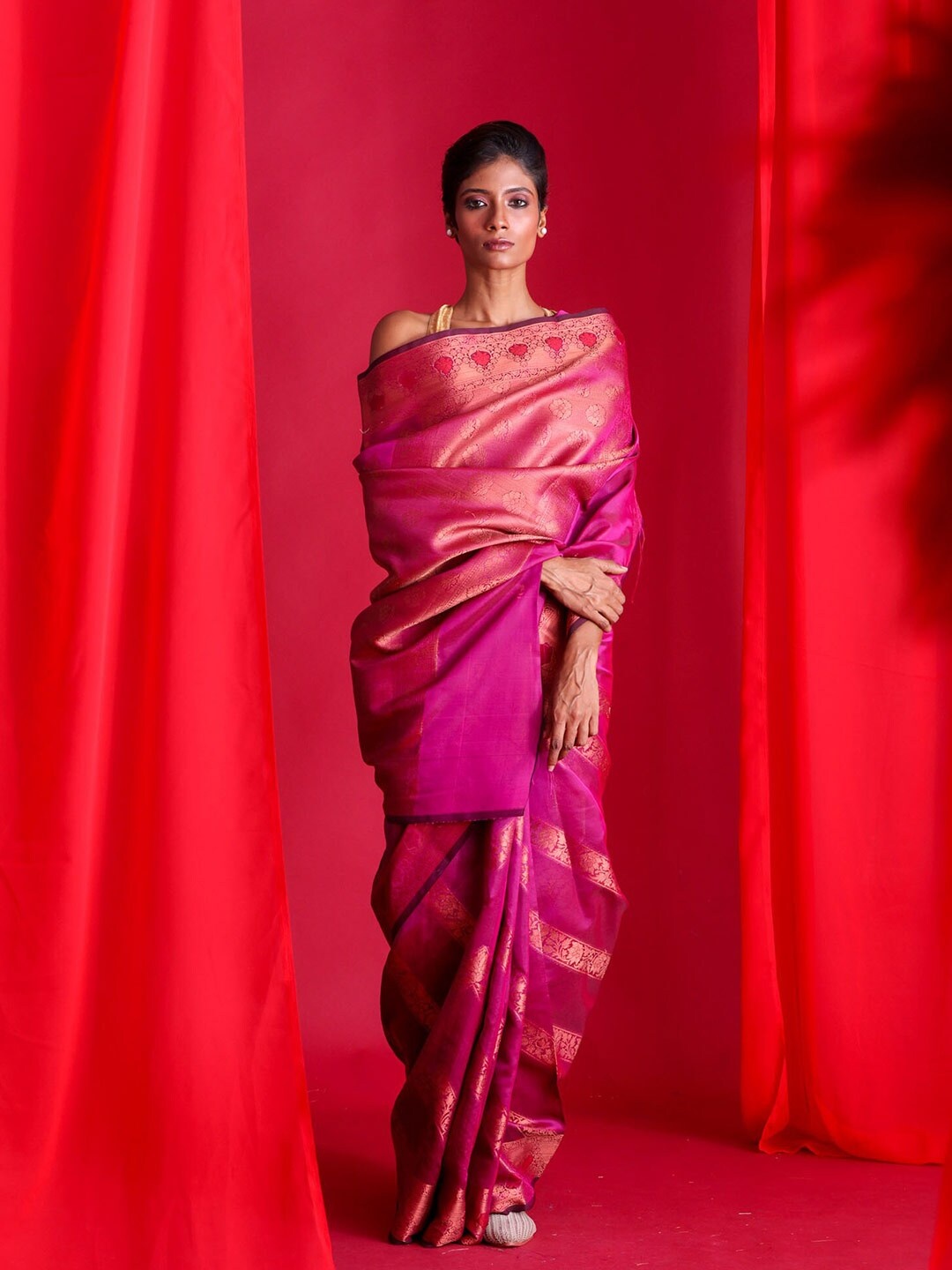 

BEATITUDE Pink & Gold-Toned Striped Zari Silk Cotton Banarasi Saree