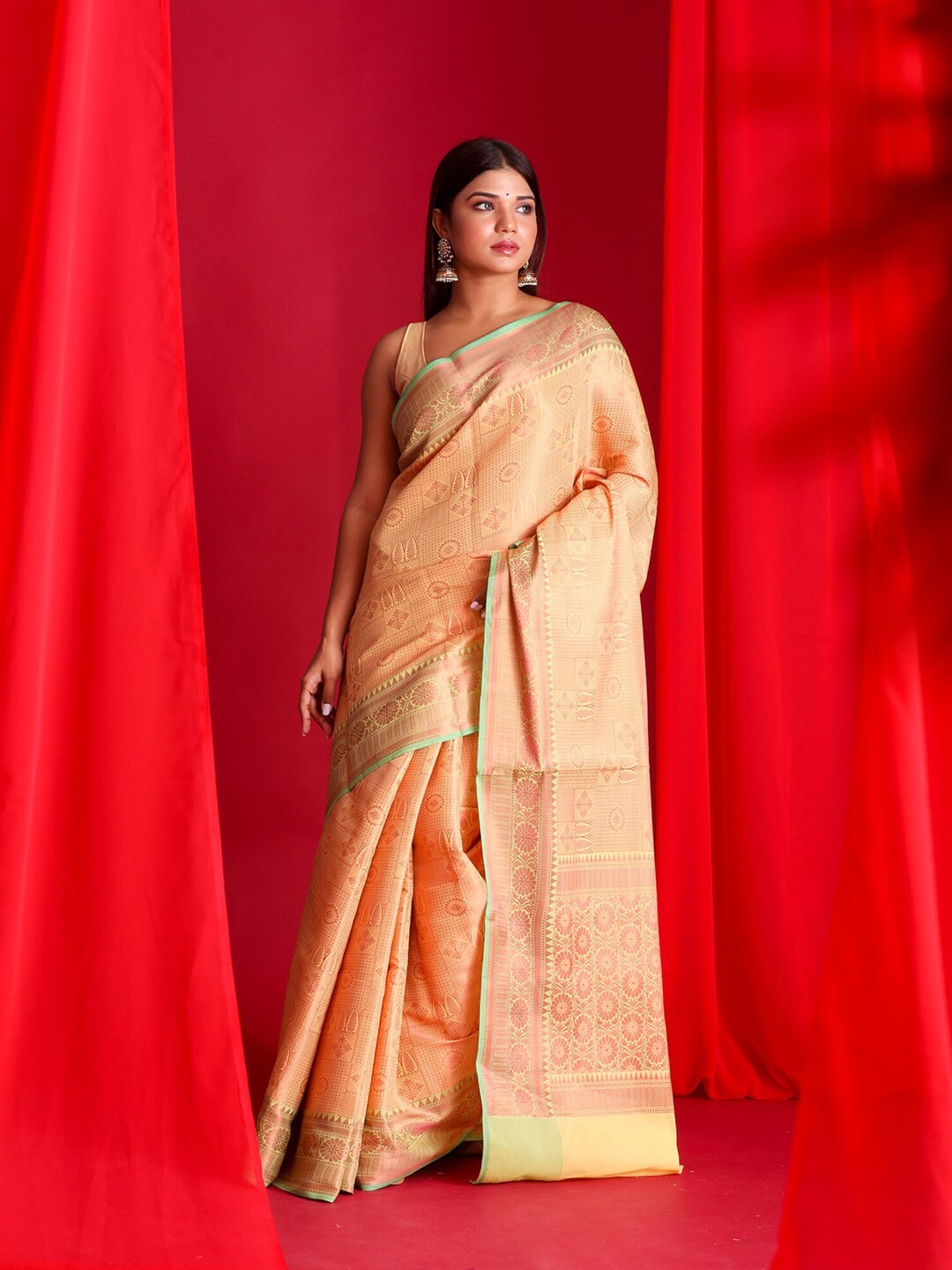 

BEATITUDE Yellow & Gold-Toned Woven Design Zari Brocade Banarasi Saree