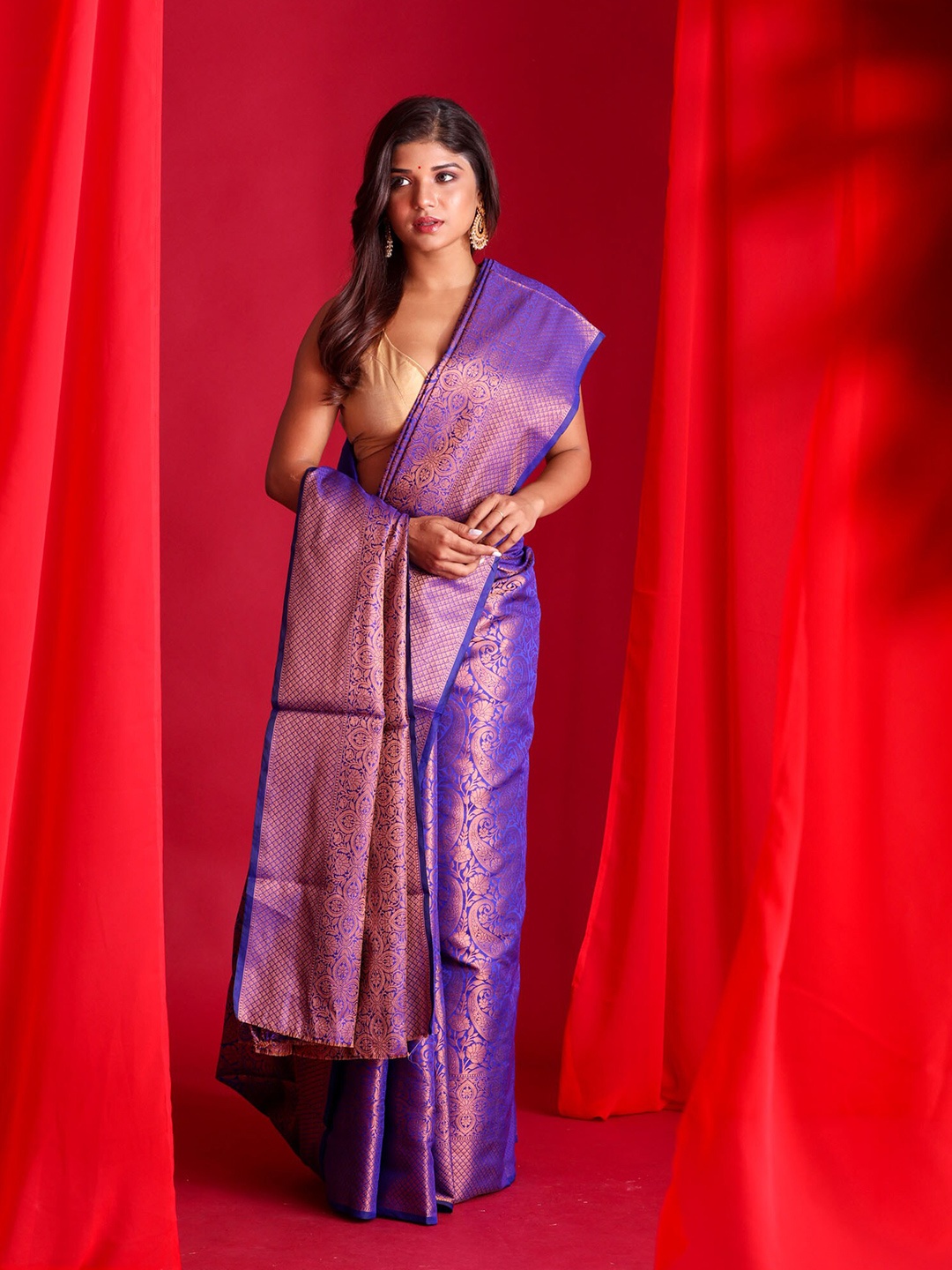 

BEATITUDE Blue & Rose Gold Woven Design Zari Silk Blend Banarasi Saree
