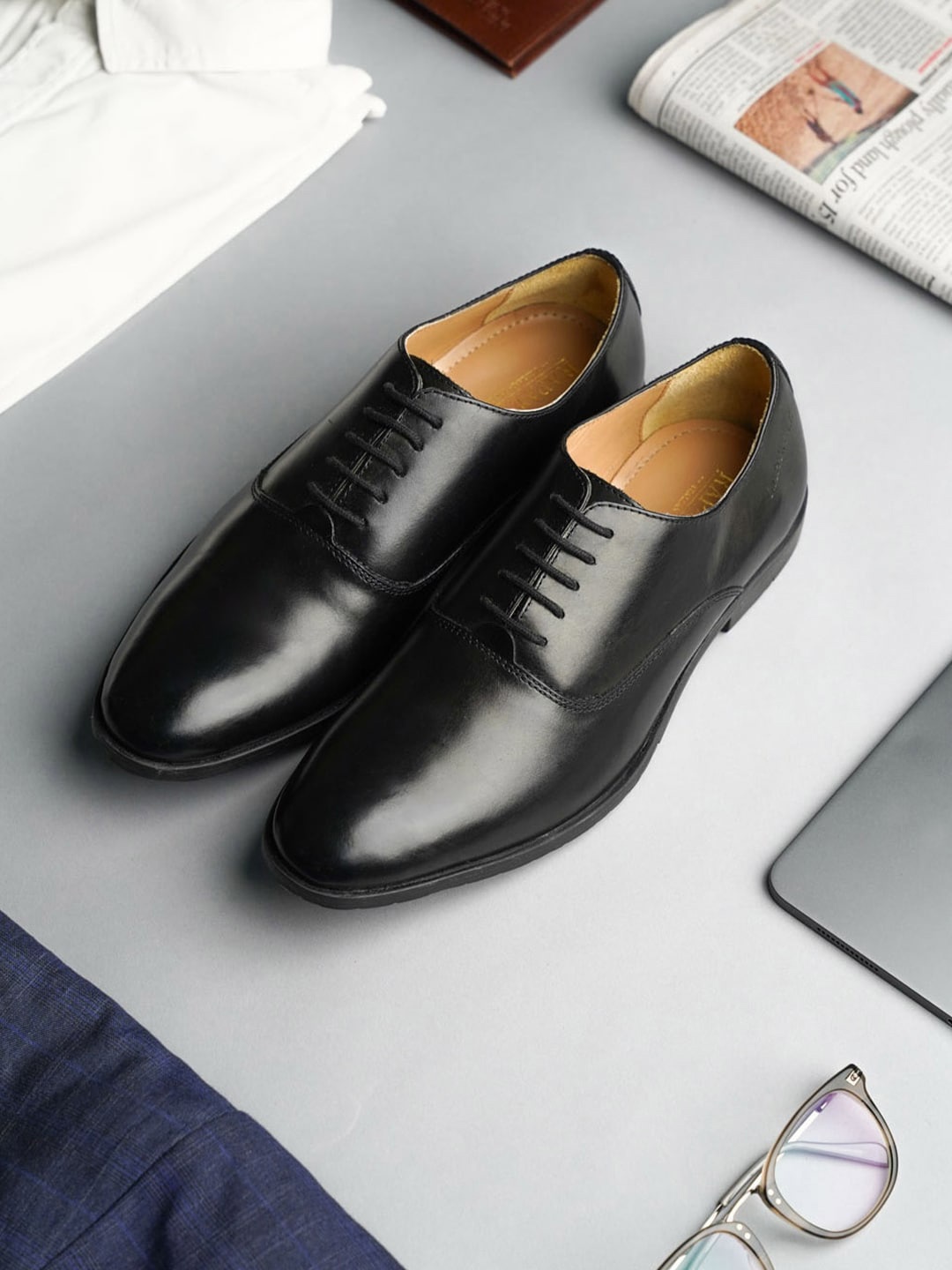 

RAPAWALK Men Black Solid Formal Oxfords