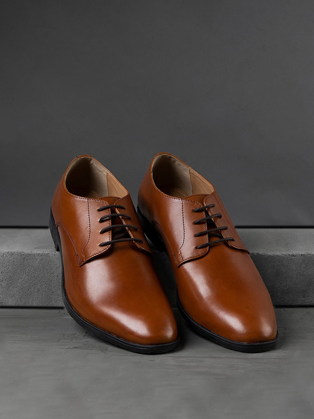 

RAPAWALK Men Tan Brown Solid Formal Derbys