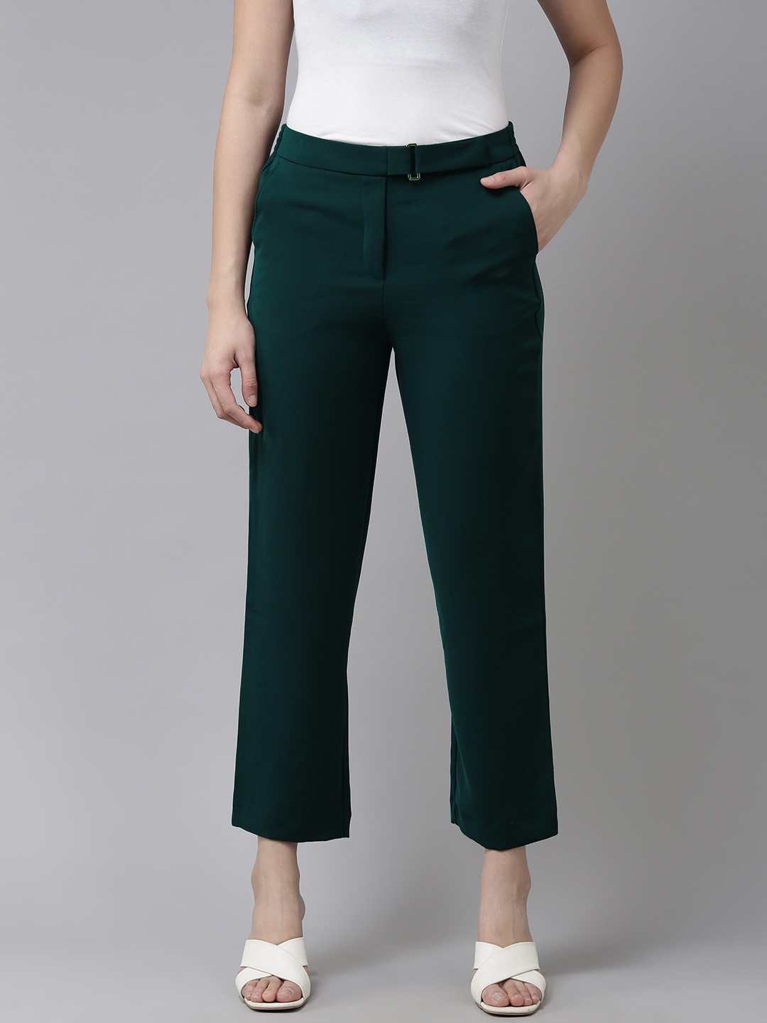 

Van Heusen Woman Cropped Casual Trousers, Green