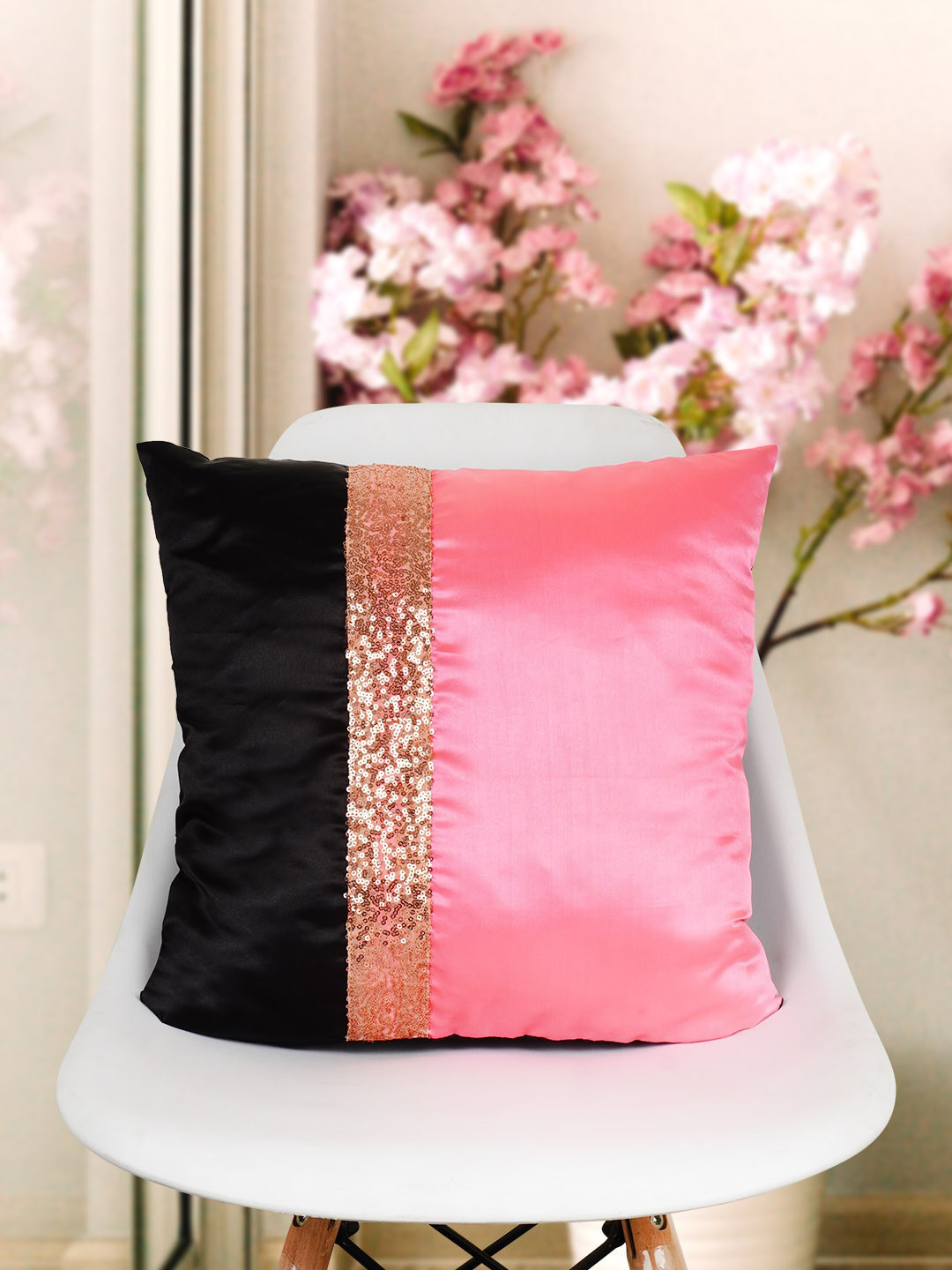

Crazy Corner Pink & Black Solid Pre-Filled Cushions