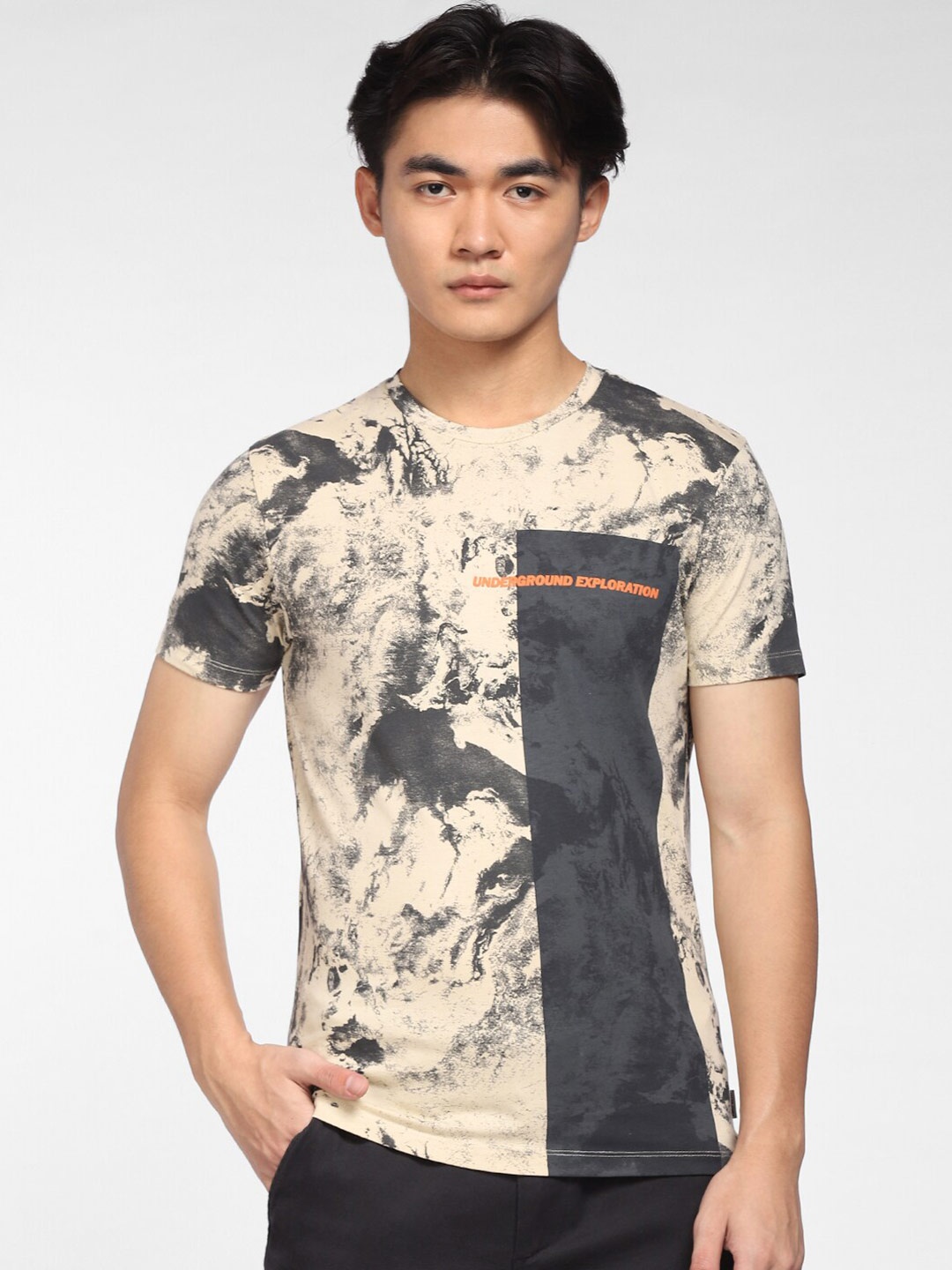 

Jack & Jones Men Beige Floral Printed Slim Fit T-shirt