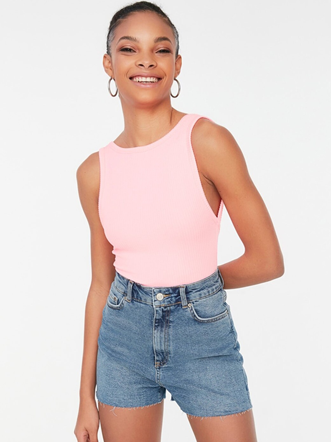 

Trendyol Women Blue Washed Denim Shorts