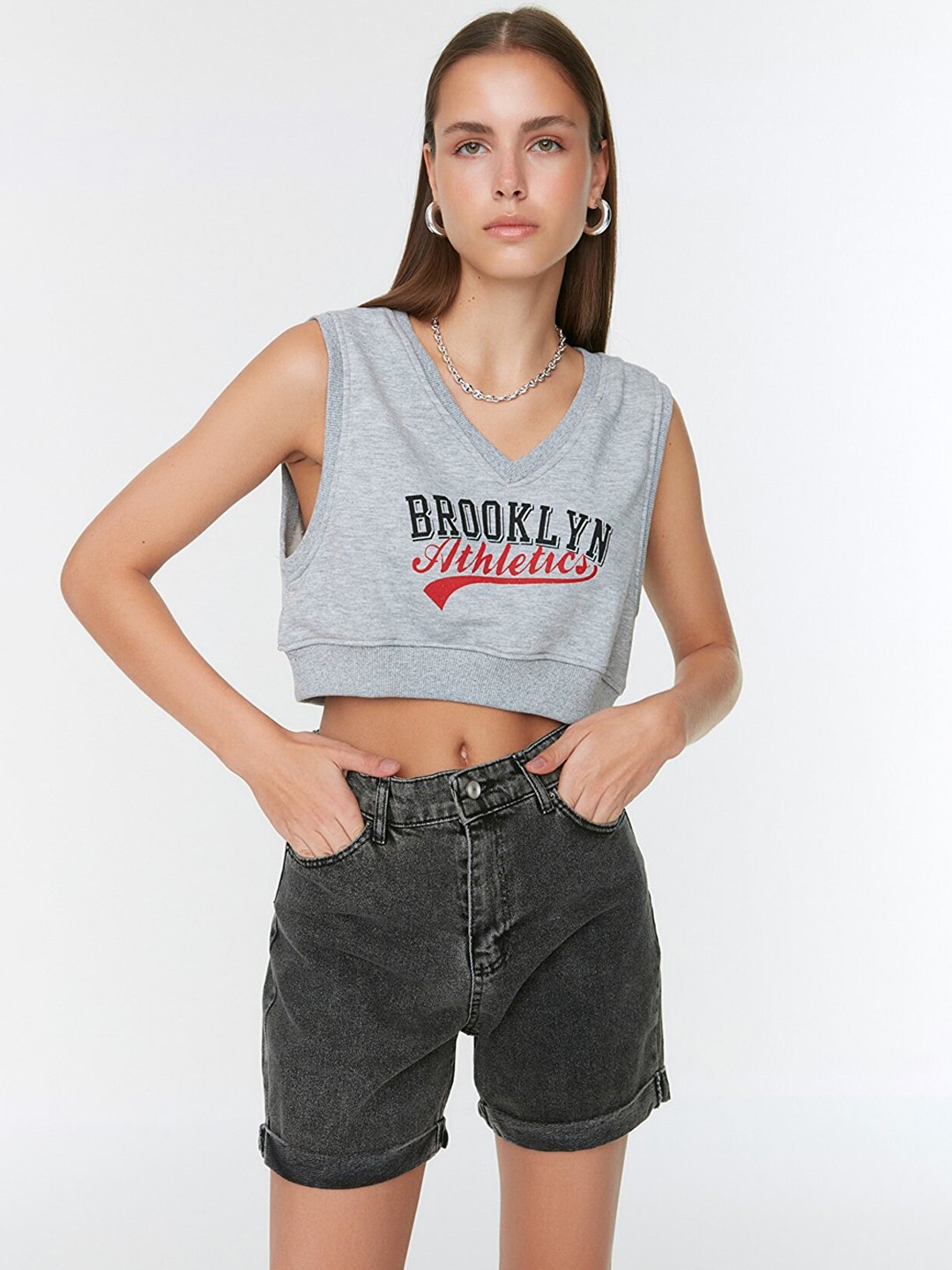 

Trendyol Women Charcoal Washed Denim Shorts