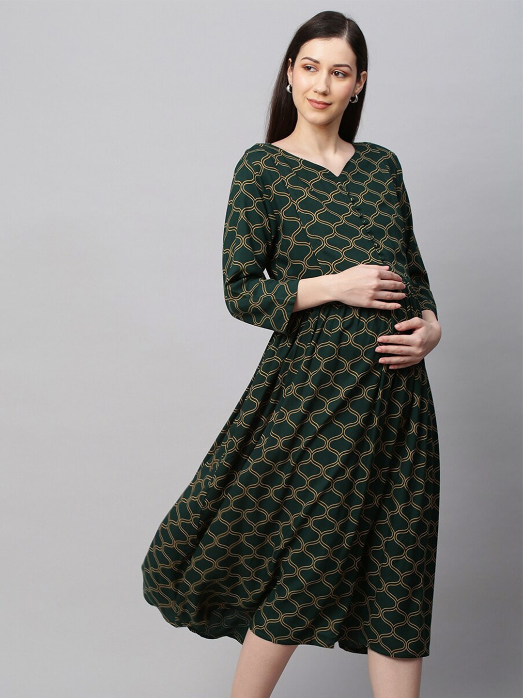 

MomToBe Women Green Abstract Maternity A-Line Midi Sustainable Dress