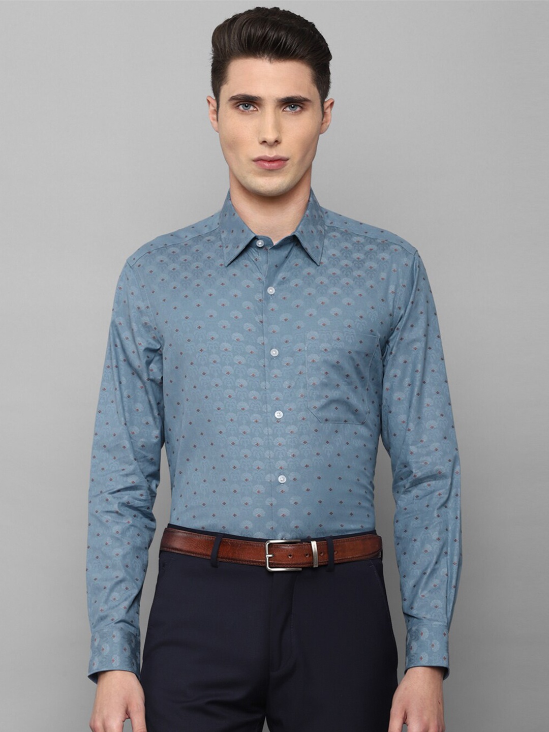 

Louis Philippe Men Blue Slim Fit Floral Printed Cotton Formal Shirt