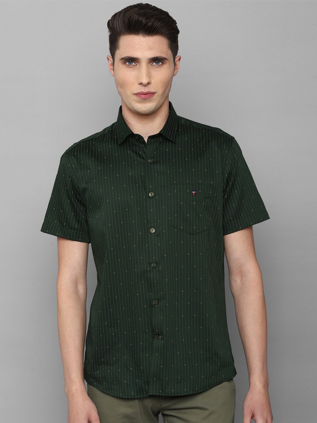 

Louis Philippe Sport Men Green Slim Fit Printed Casual Shirt