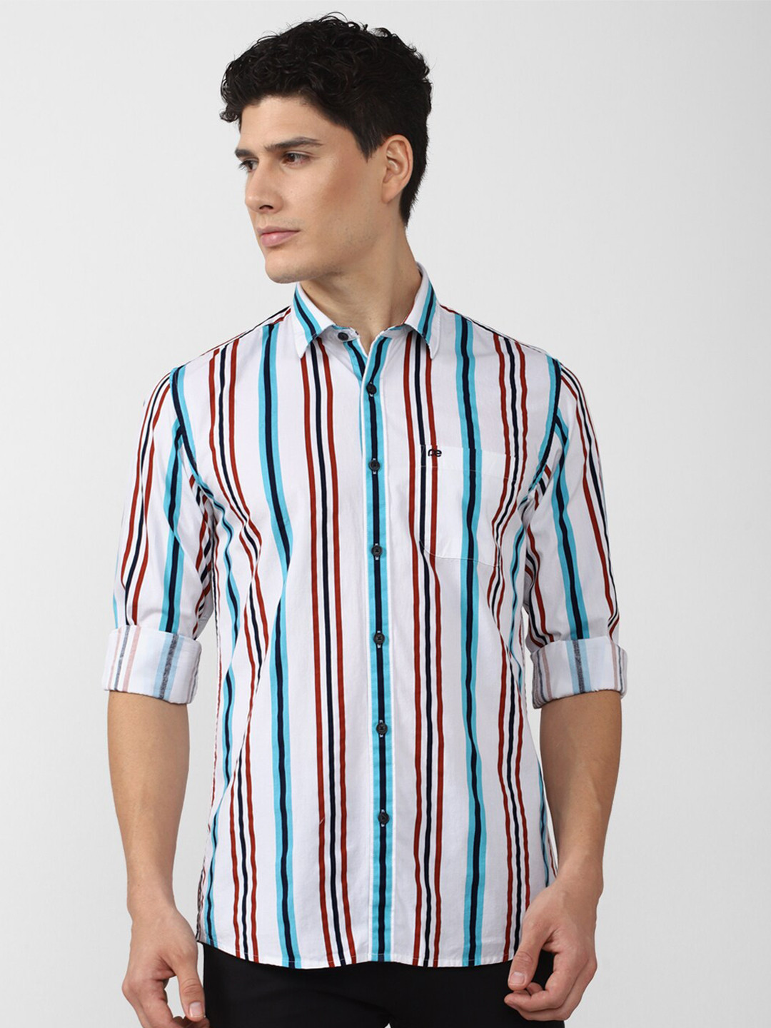 

Peter England Casuals Men White Cotton Slim Fit Striped Casual Shirt