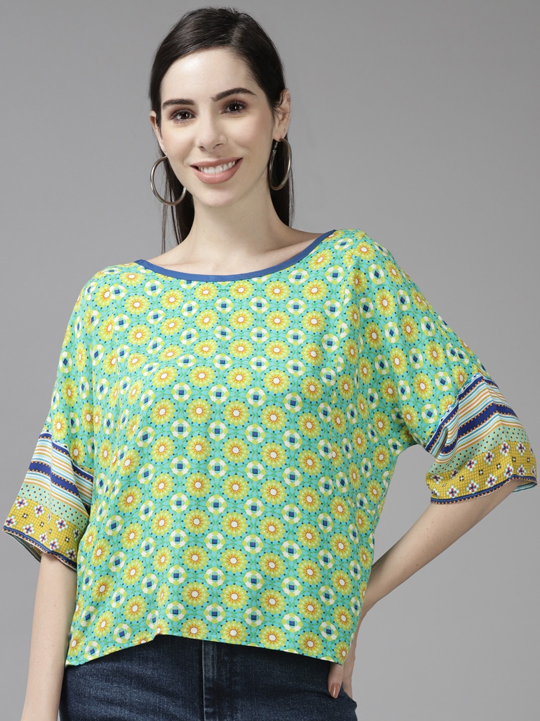 

Aarika Women Green Floral Printed Top