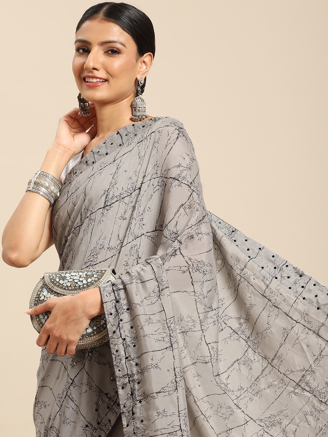 

Nimayaa Women Grey & Black Printed Saree