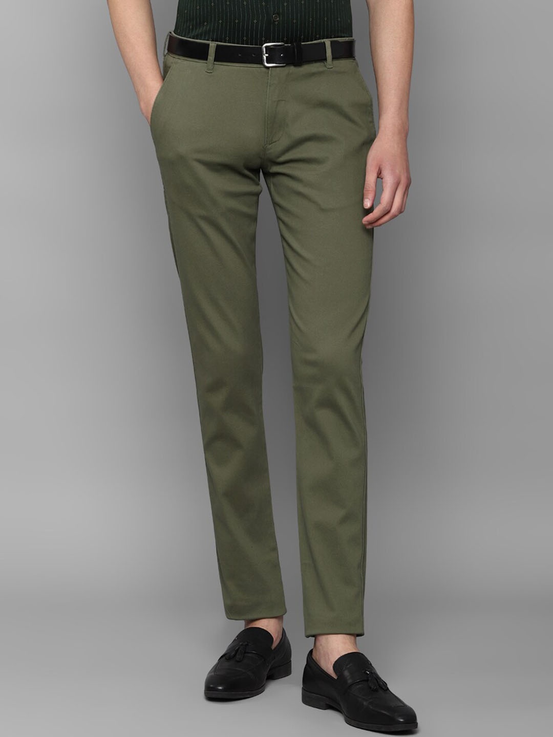 

Louis Philippe Sport Men Green Slim Fit Trousers